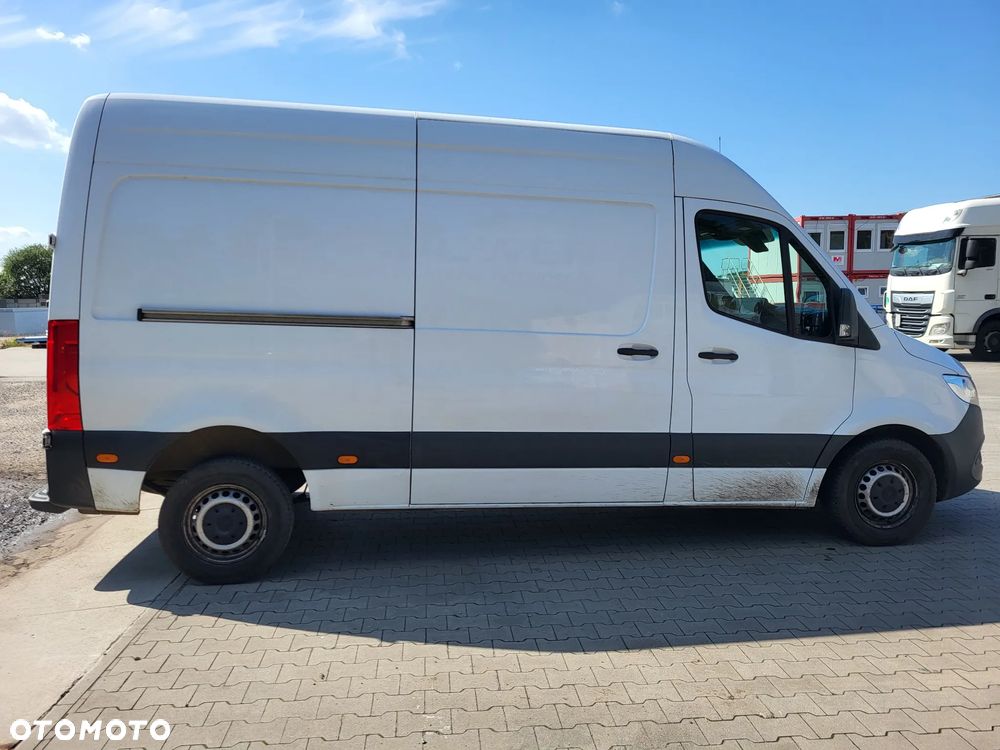 Mercedes-Benz Sprinter - 5