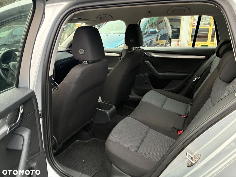 Skoda Octavia 1.6 TDI Active - 10