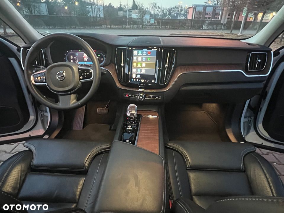 Volvo XC 60 T8 AWD Recharge Ultimate Dark - 34