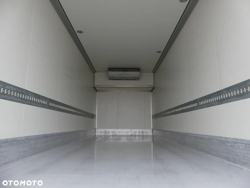 MAN TGA 26.400 6x2 / CHŁODNIA / EURO 4 / KABINA SYPIALNA / - 18