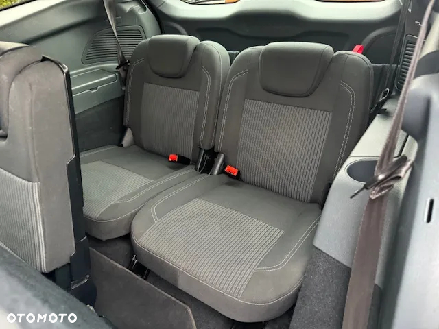 Ford Grand C-MAX - 24