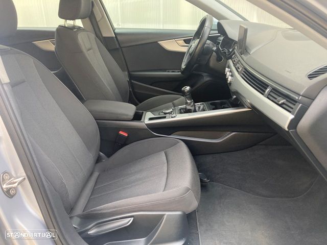Audi A4 Avant 2.0 TDI Advance - 31