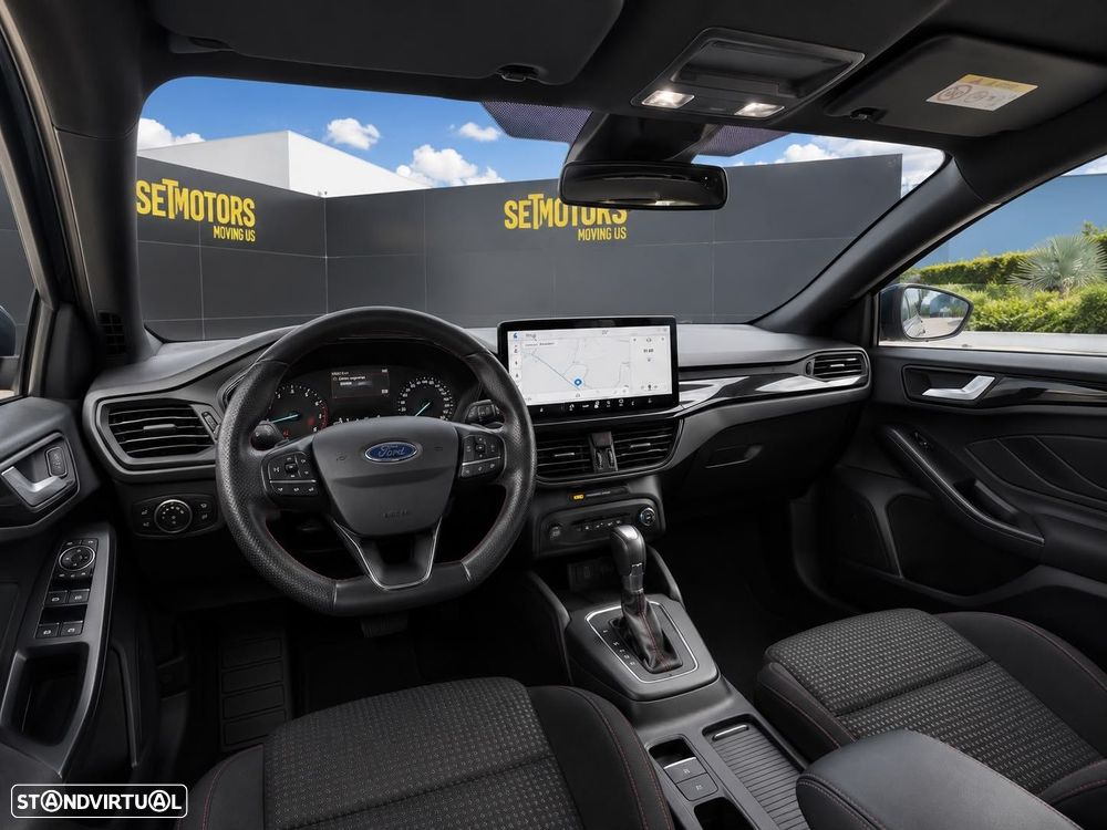 Ford Focus SW 1.0 EcoBoost MHEV ST-Line Aut. — fotografia 11