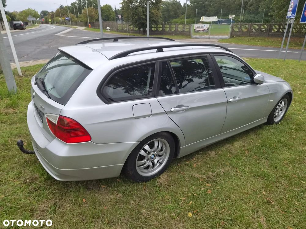 BMW Seria 3 318i - 2