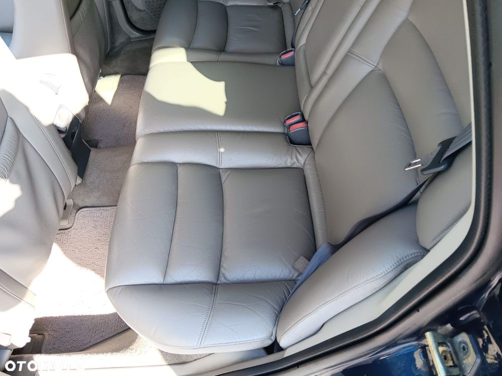 Volvo V70 2.4 AWD - 12