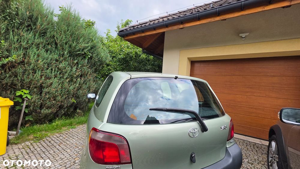 Toyota Yaris 1.0 Base - 3