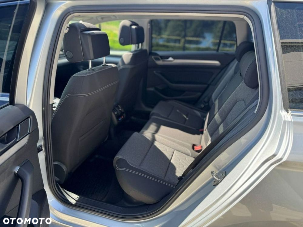 Volkswagen Passat - 14