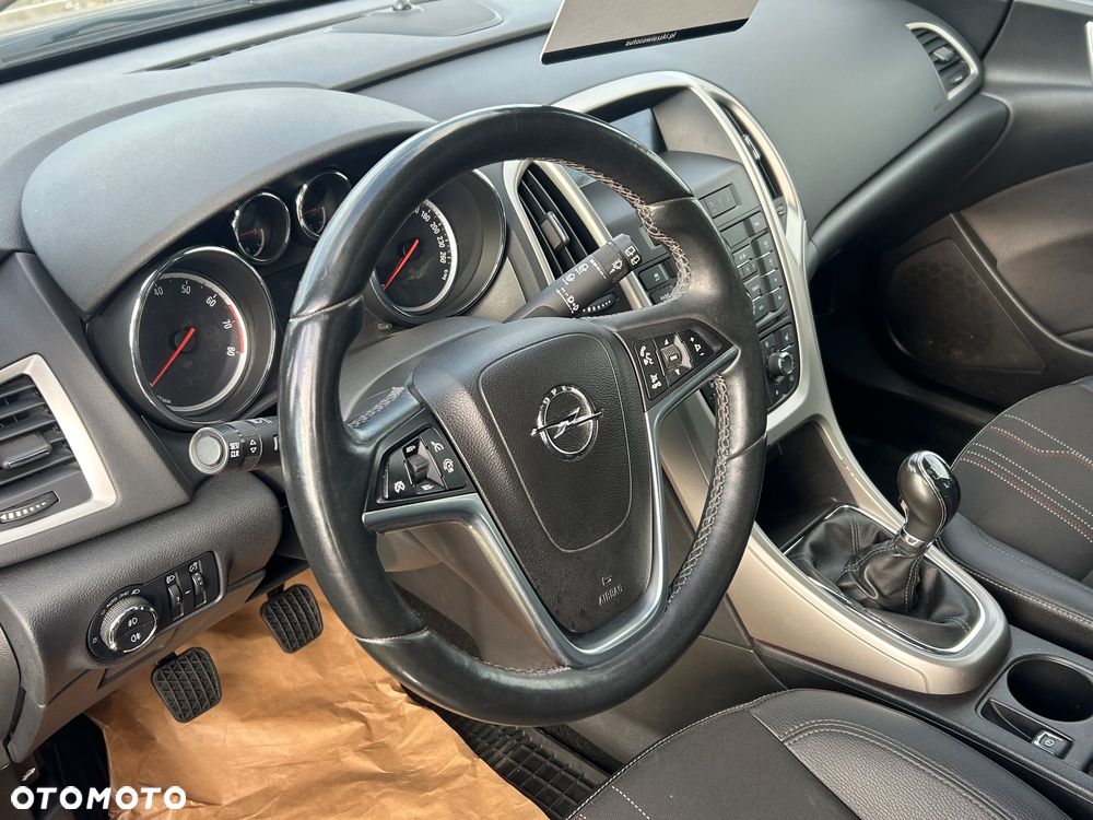 Opel Astra 1.4 Turbo 150 Jahre - 37