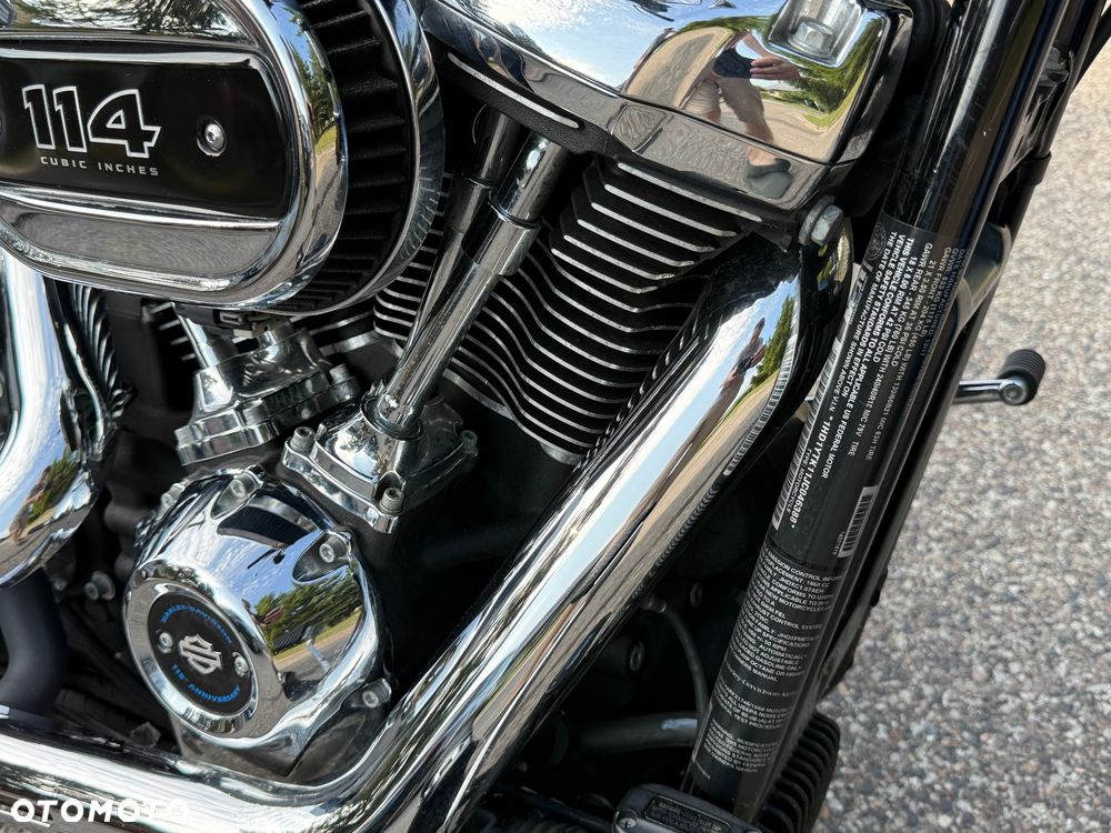 Harley-Davidson Softail Breakout - 14