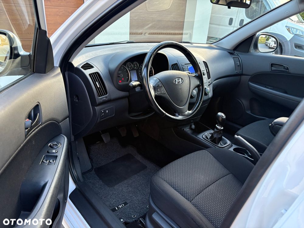 Hyundai i30 blue 1.4 Style - 7