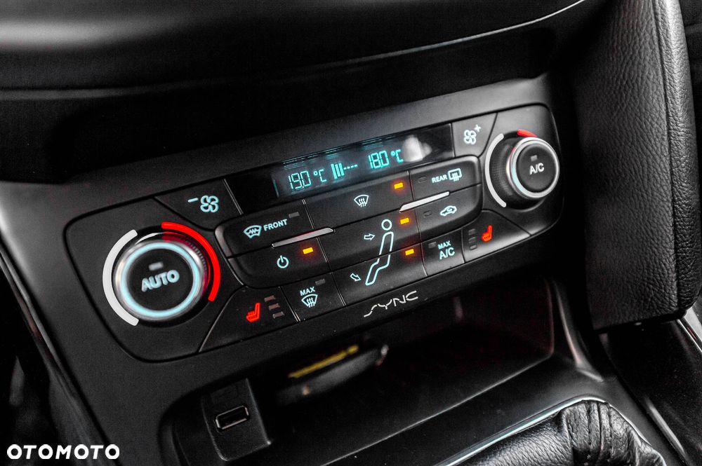 Ford Focus 1.0 EcoBoost Titanium - 32