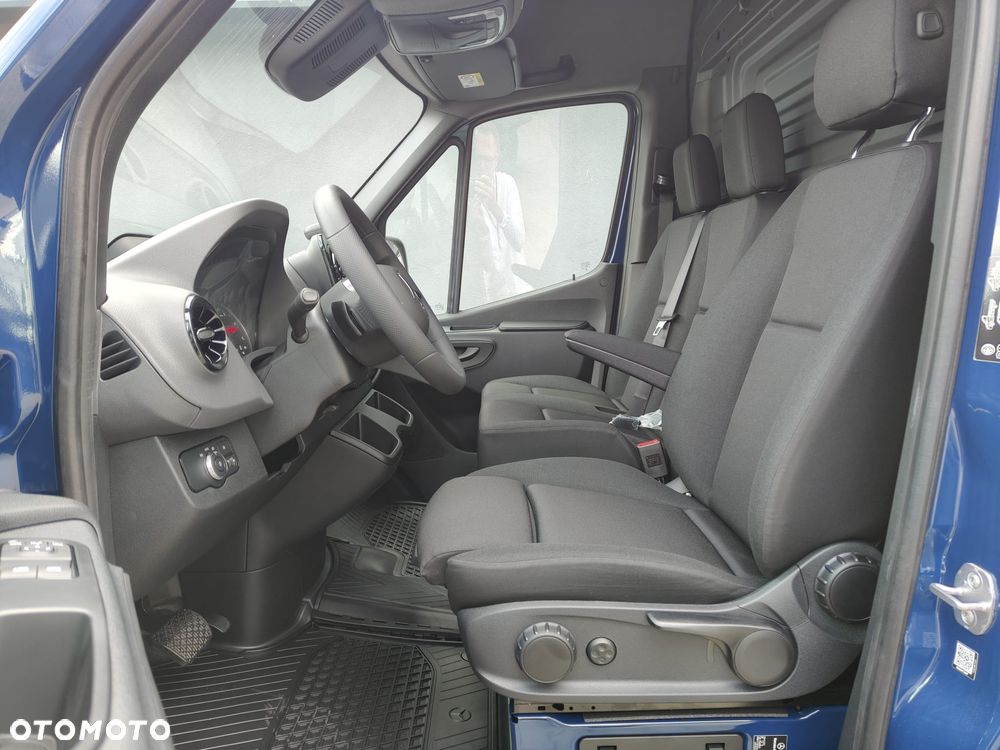 Mercedes-Benz Sprinter - 8