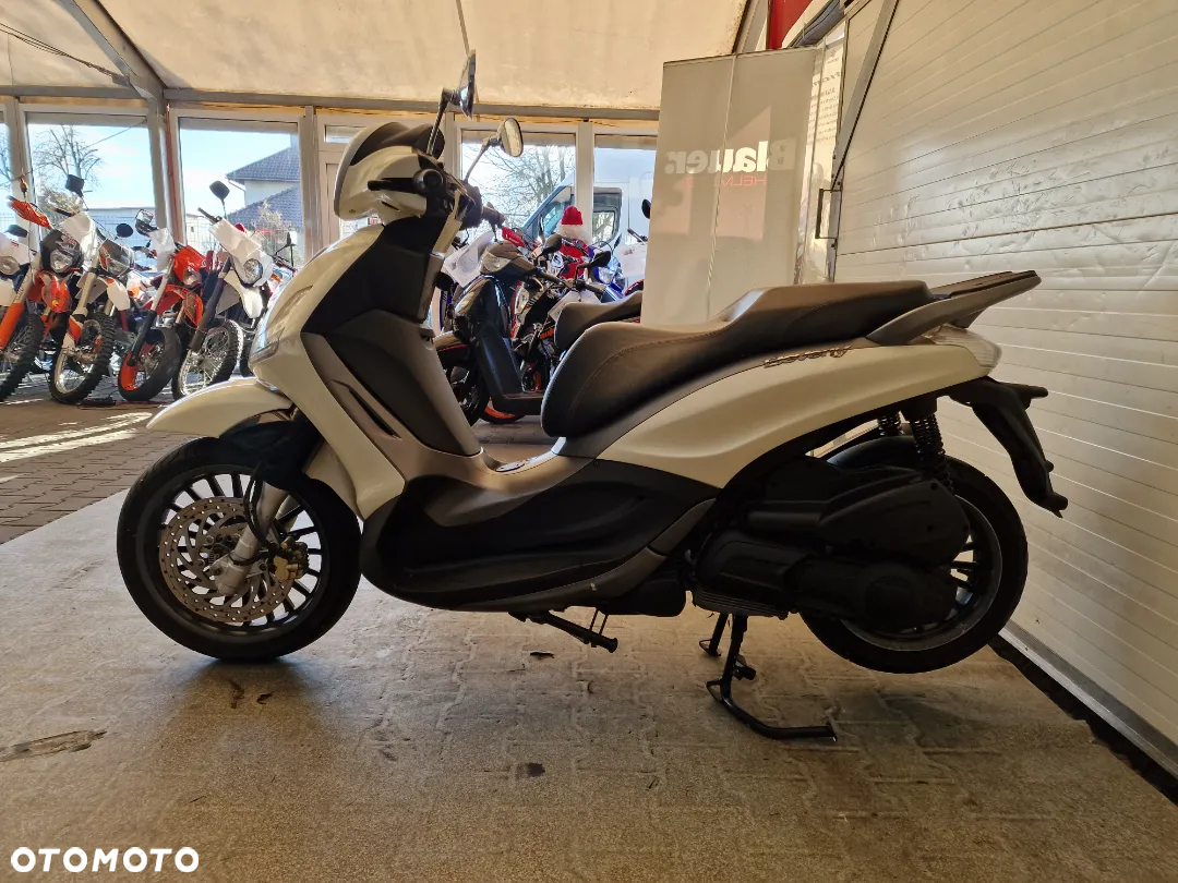 Piaggio Beverly - 11