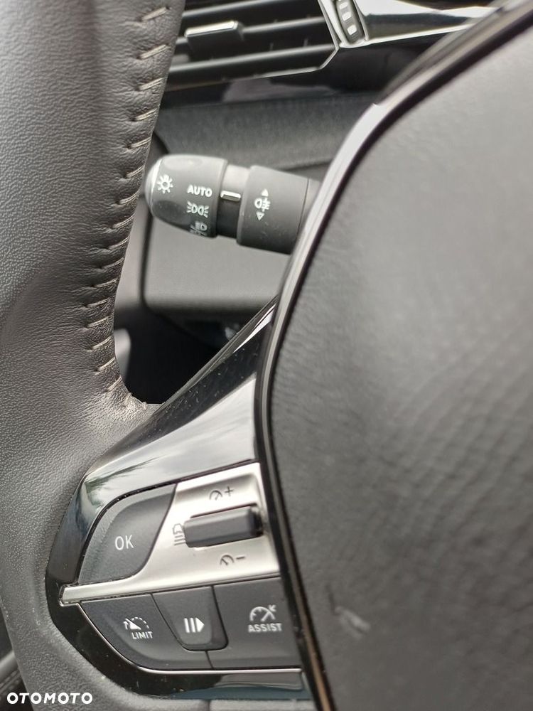 Peugeot 308 1.5 BlueHDi Allure Pack S&S EAT8 - 28