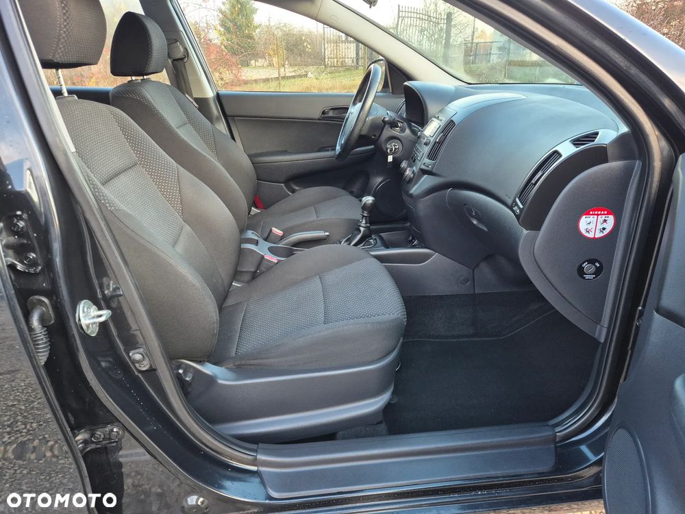 Hyundai i30 1.6 CRDi Comfort World Cup - 15