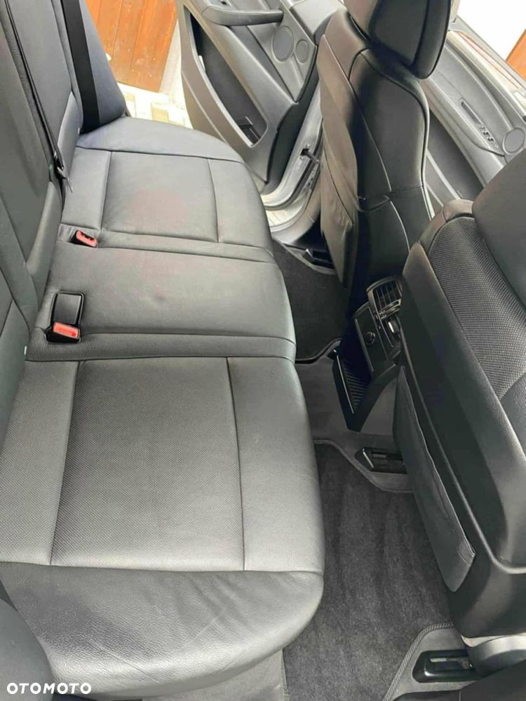 BMW X5 4.8i xDrive - 16