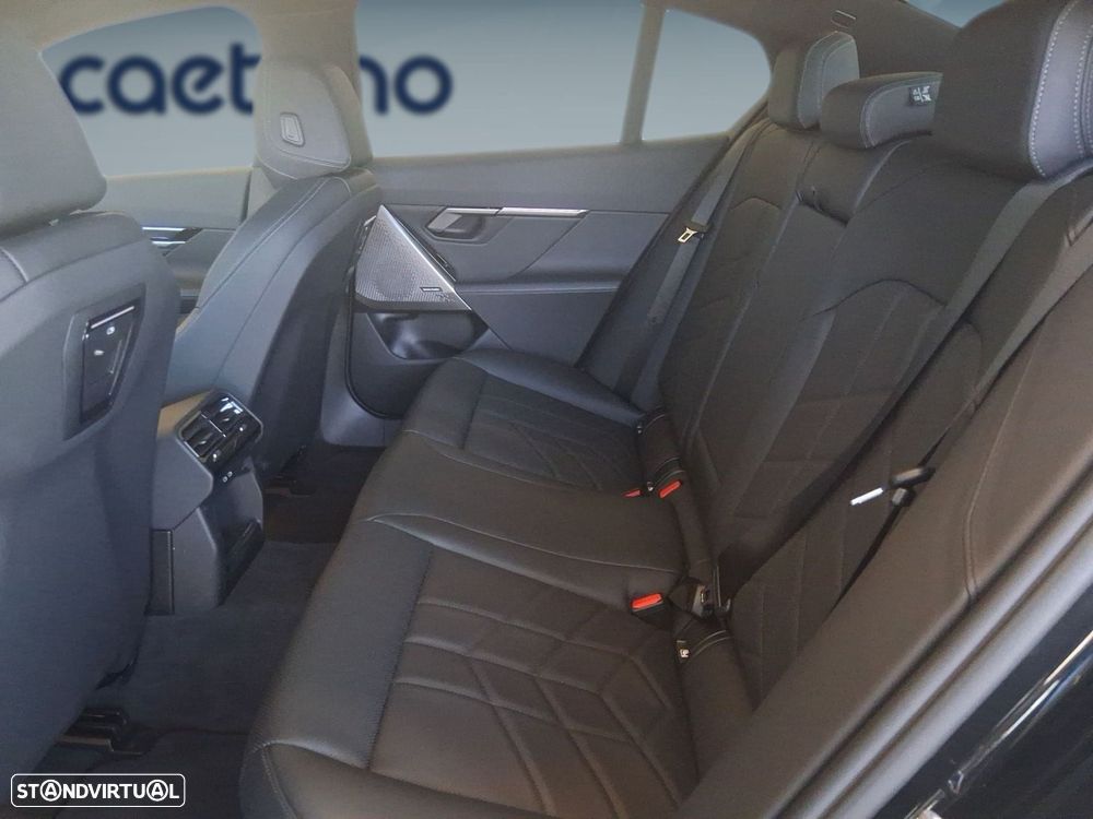 BMW 530 e Pack Desportivo M - 10