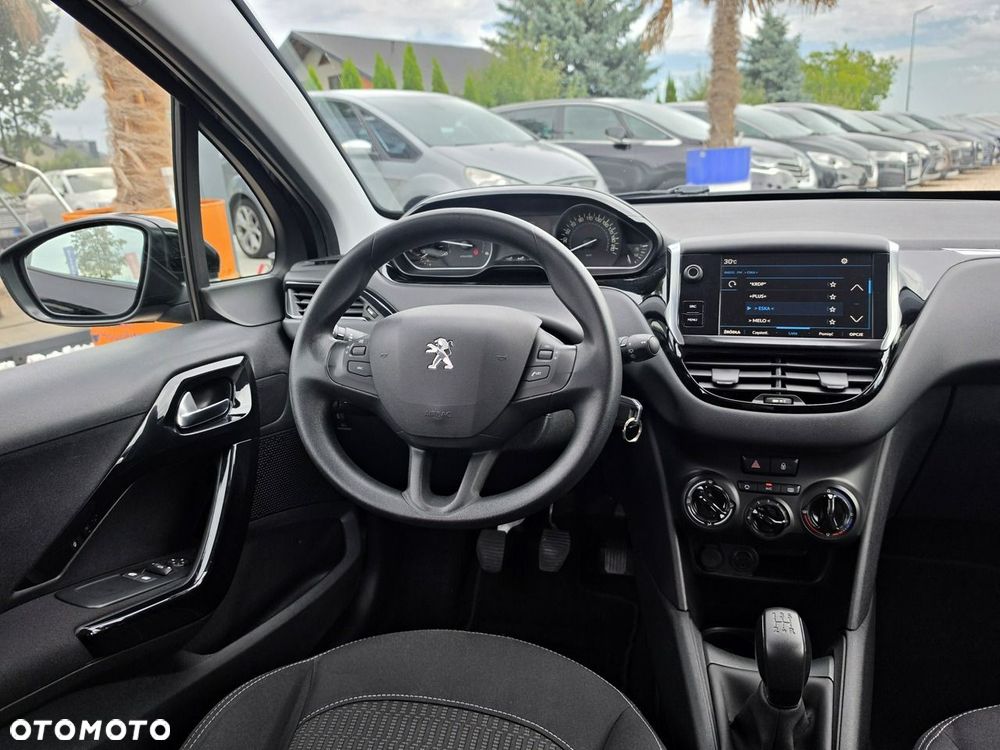 Peugeot 208 - 36