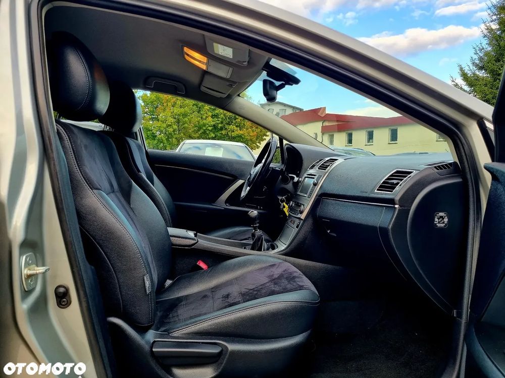 Toyota Avensis 1.8 Premium - 11