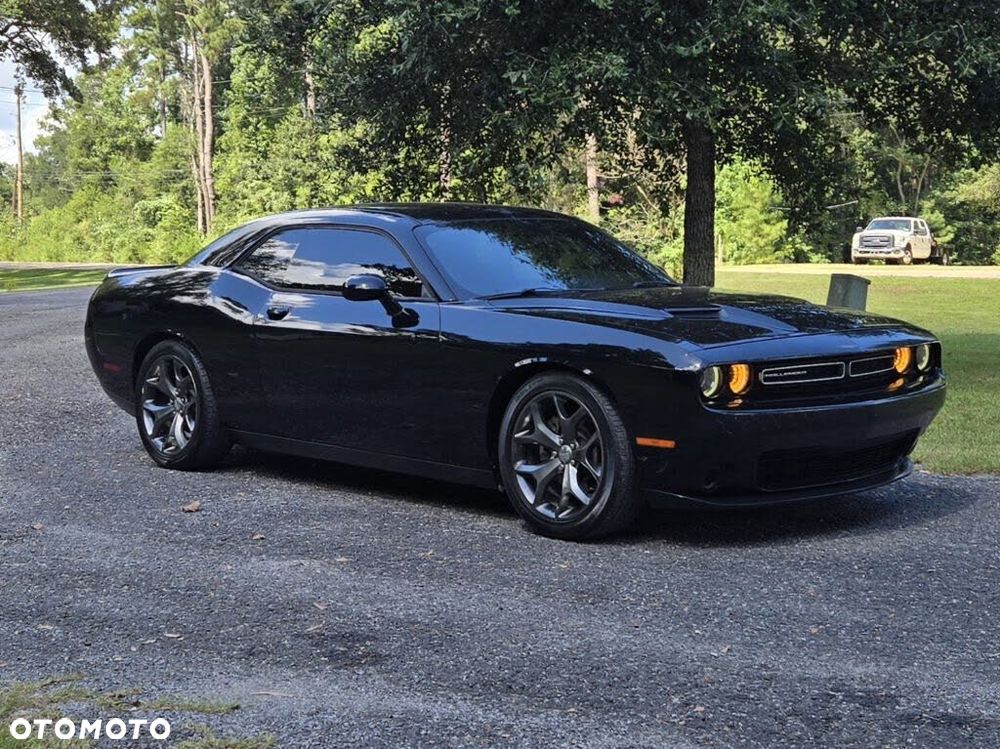 Dodge Challenger - 2
