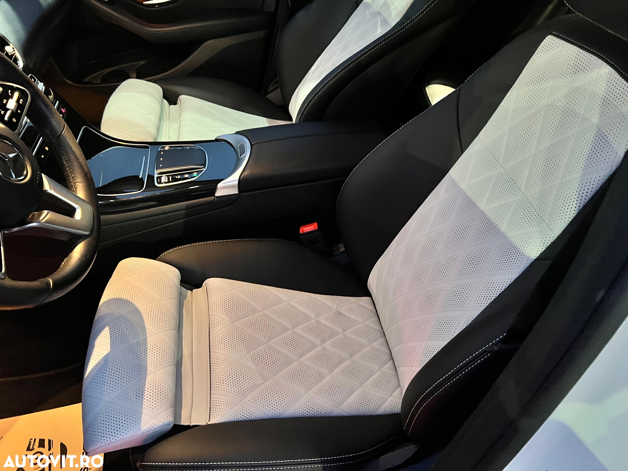 Mercedes-Benz GLC 300 d 4Matic 9G-TRONIC Exclusive - 9
