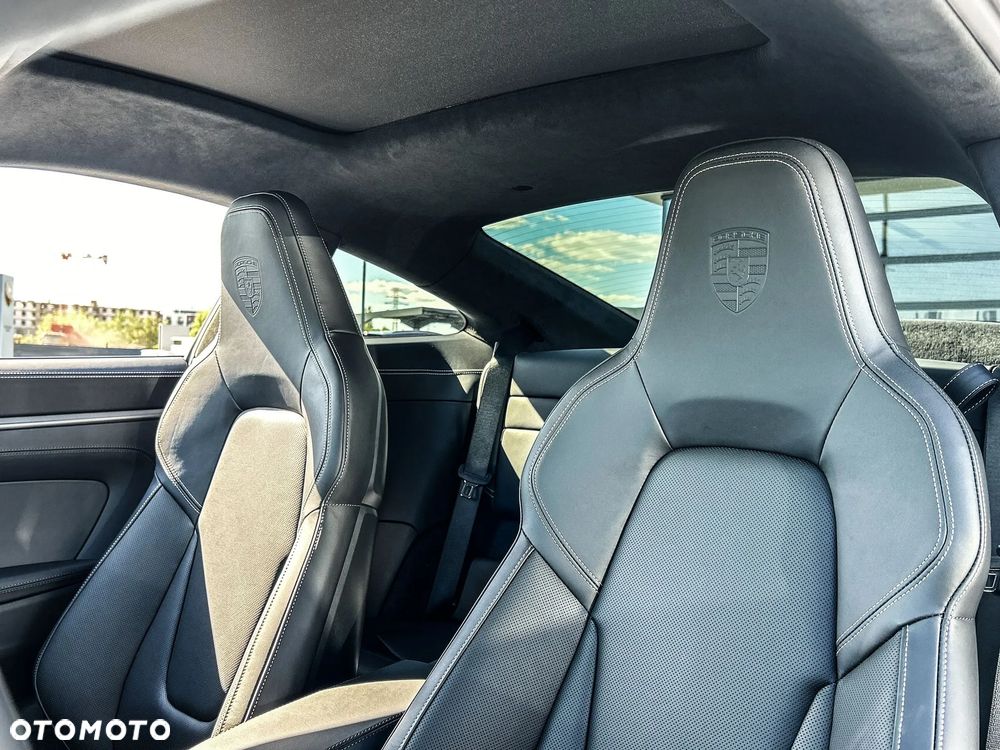 Porsche 911 Carrera S - 10