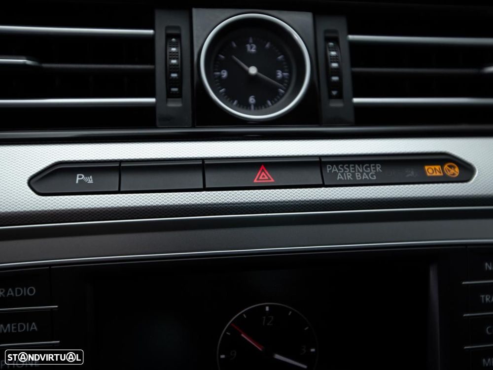 VW Passat Variant - 18