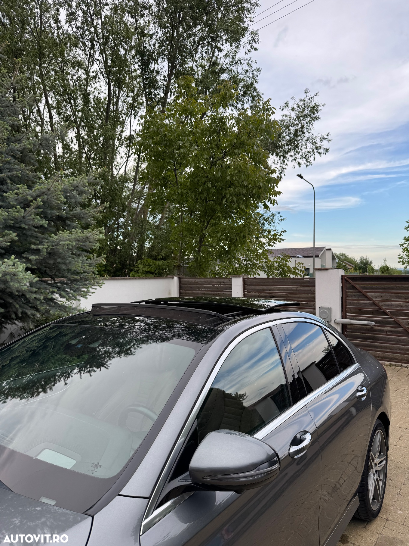 Mercedes-Benz E 350e 9G-TRONIC AMG Line - 9