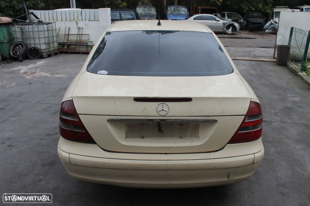 Mercedes Classe E W211 de 2004 - 5