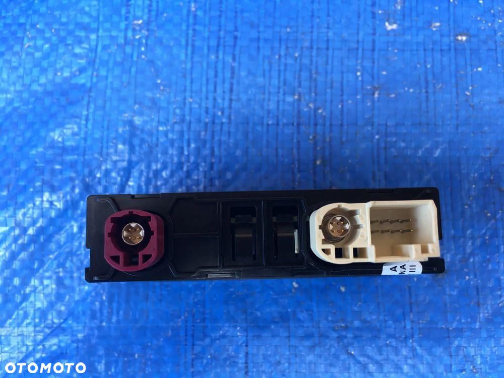 Mercedes W213 Lift Port USB Gniazdo Wejście A2478204002 - 3