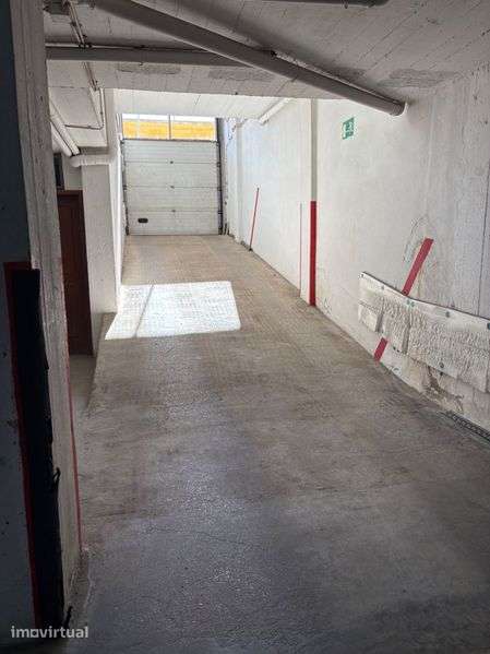 Vendo garagem/estacionamento, em Faro centro da cidade - Grande imagem: 4/5