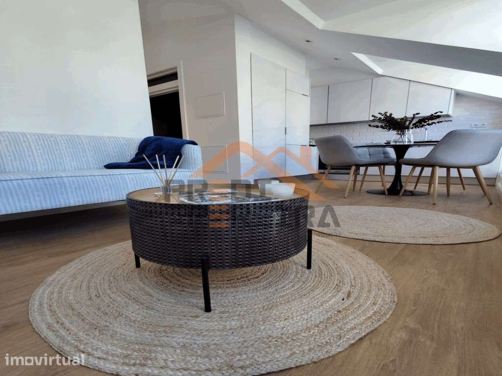 Moderno apartamento T2, totalmente remodelado em São Vicente, Lisboa. - Grande imagem: 4/19