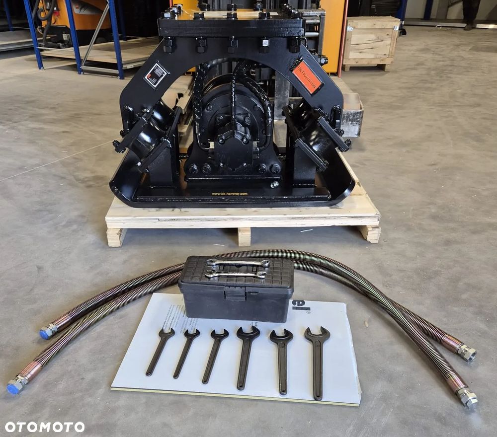 Zagęszczarka Płytowa Hydrauliczna maszyny 10-15 T BK Hammer - 9