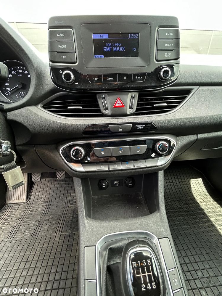 Hyundai i30 1.5 DPI Modern - 16