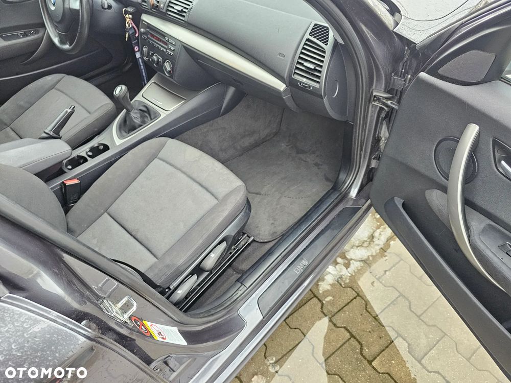 BMW Seria 1 118d - 12