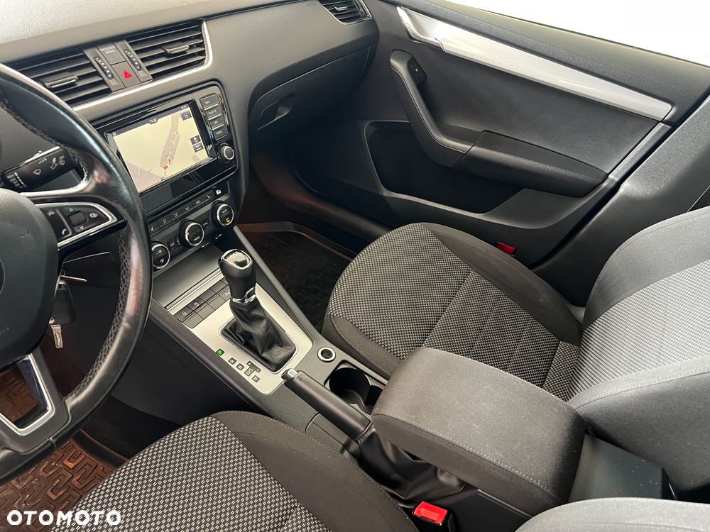 Skoda Octavia 2.0 TDI Ambition DSG - 10