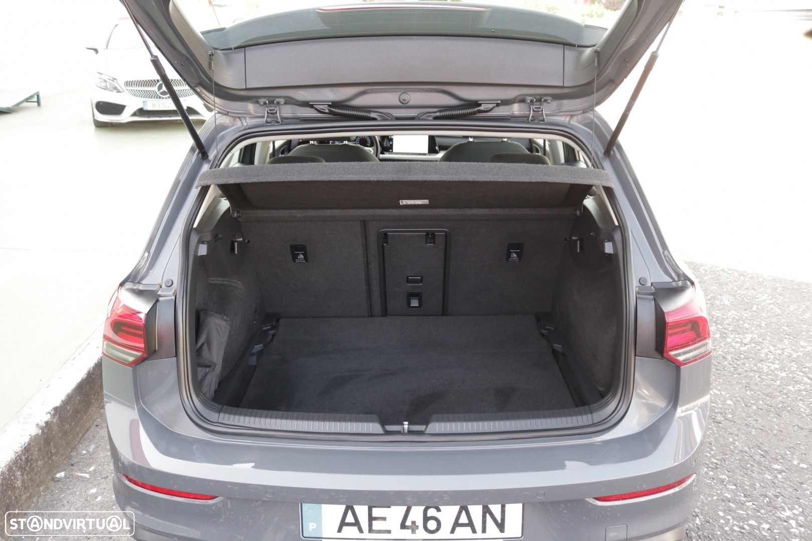 VW Golf 2.0 TDI Life - 16