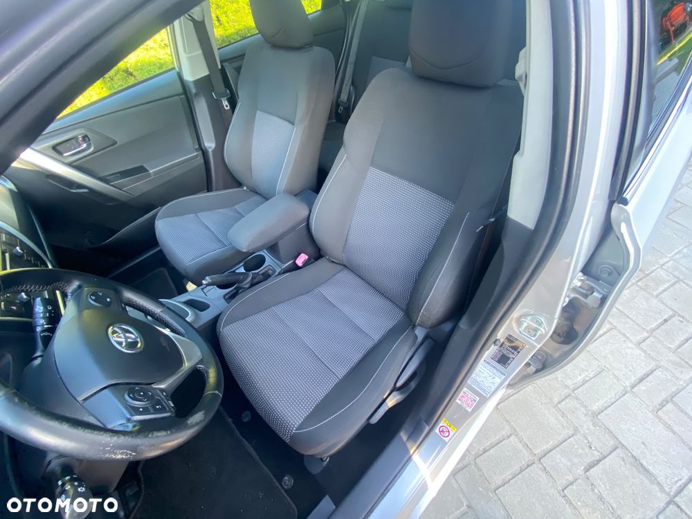 Toyota Auris - 16