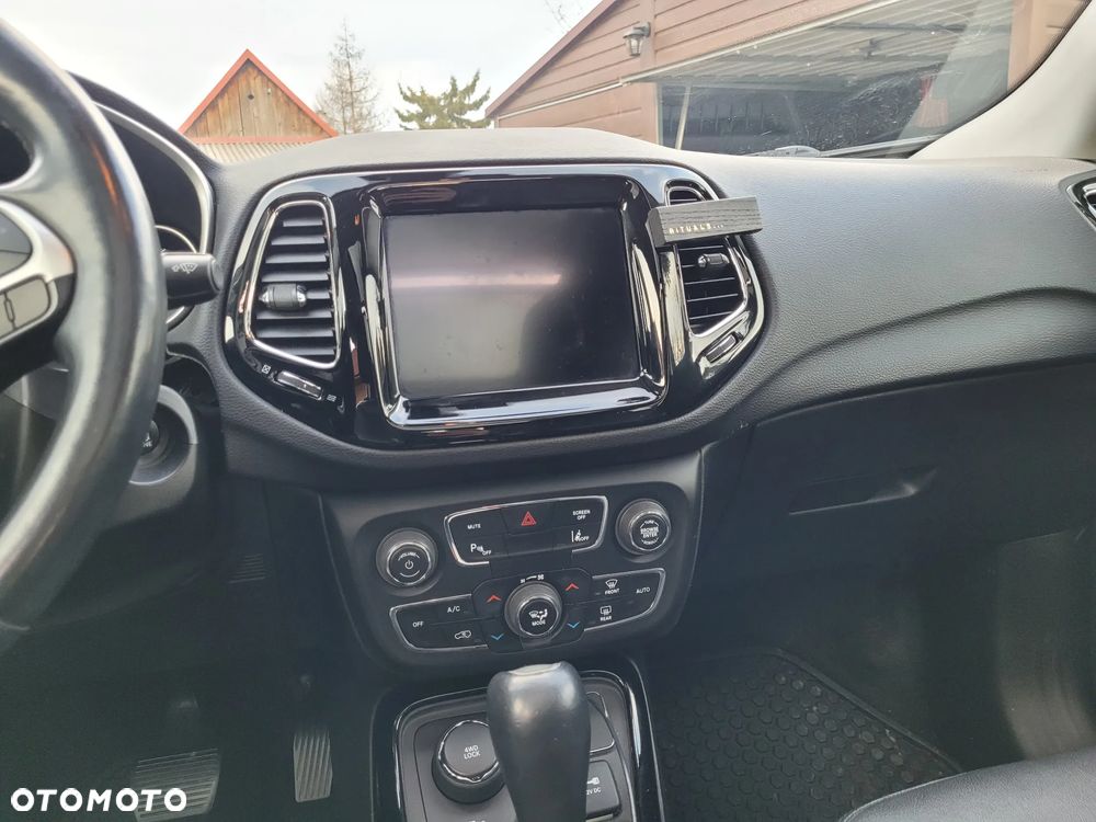 Jeep Compass - 10