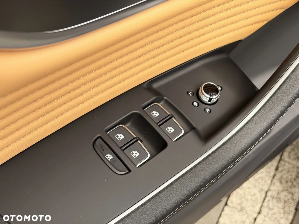 Hongqi HS5 2.0T Executive AWD - 11