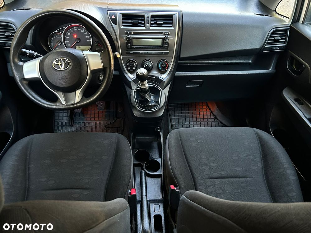 Toyota Verso S 1.33 Premium - 23