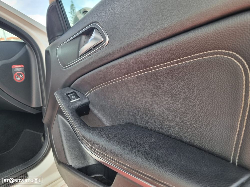Mercedes-Benz A 180 d AMG Line - 24