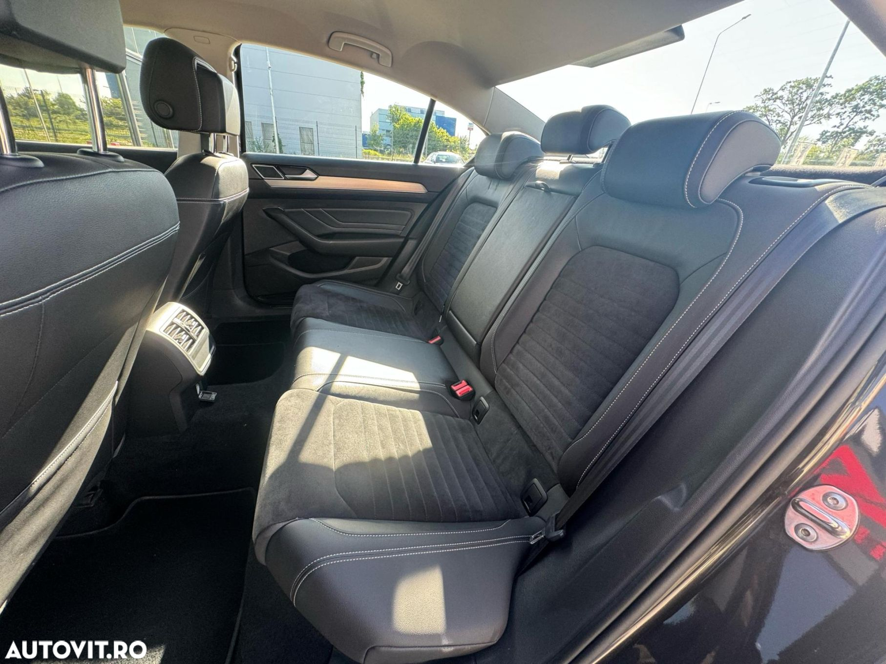 Volkswagen Passat 2.0 TDI DSG Highline - 16