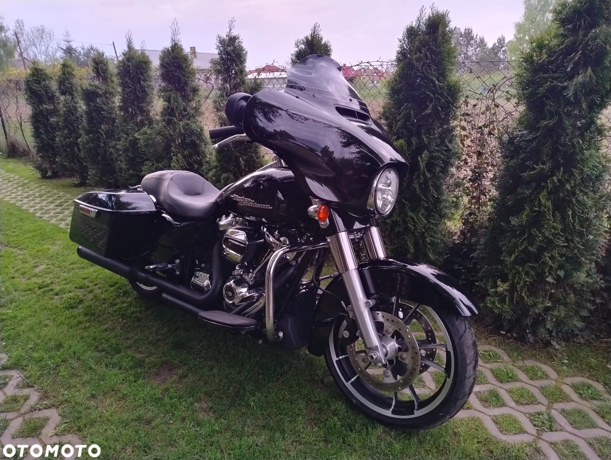 Harley-Davidson Touring Street Glide - 11