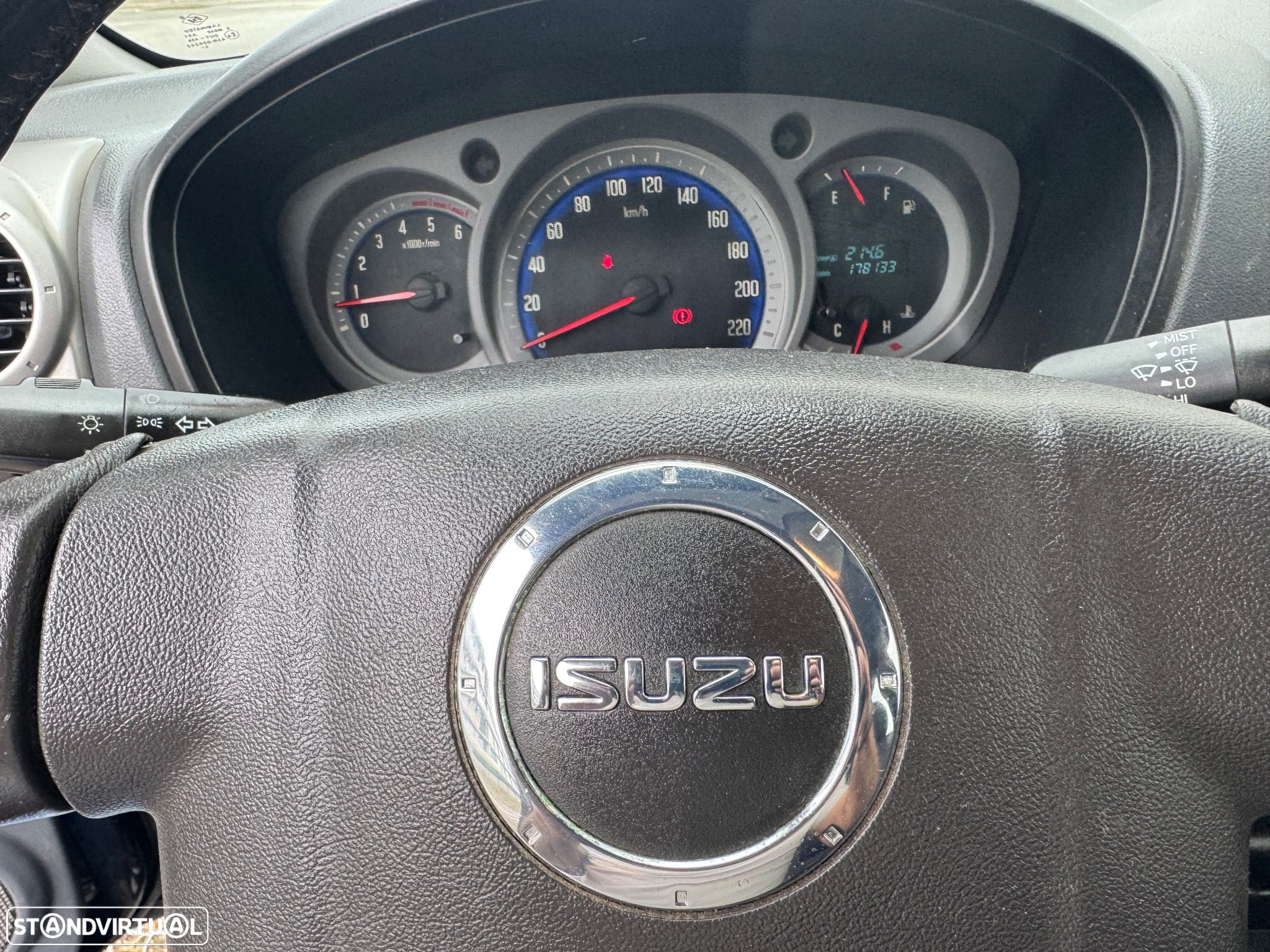 Isuzu D-Max 2.5 DTi CD 4WD LS - 12