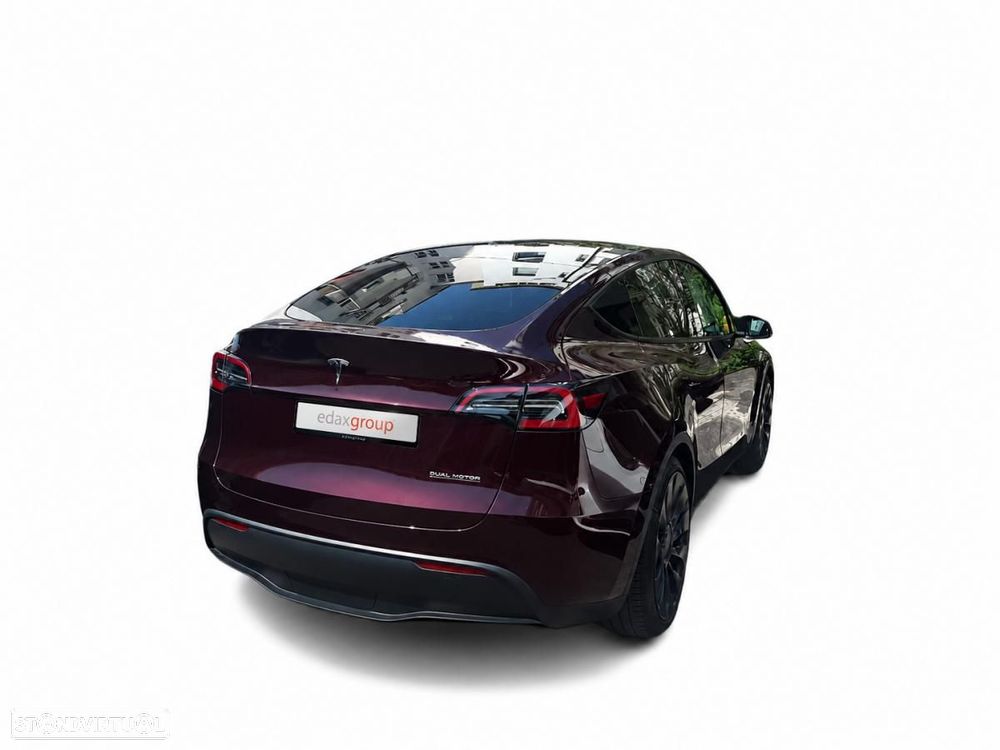Tesla Model Y Performance Dual Motor AWD - 2