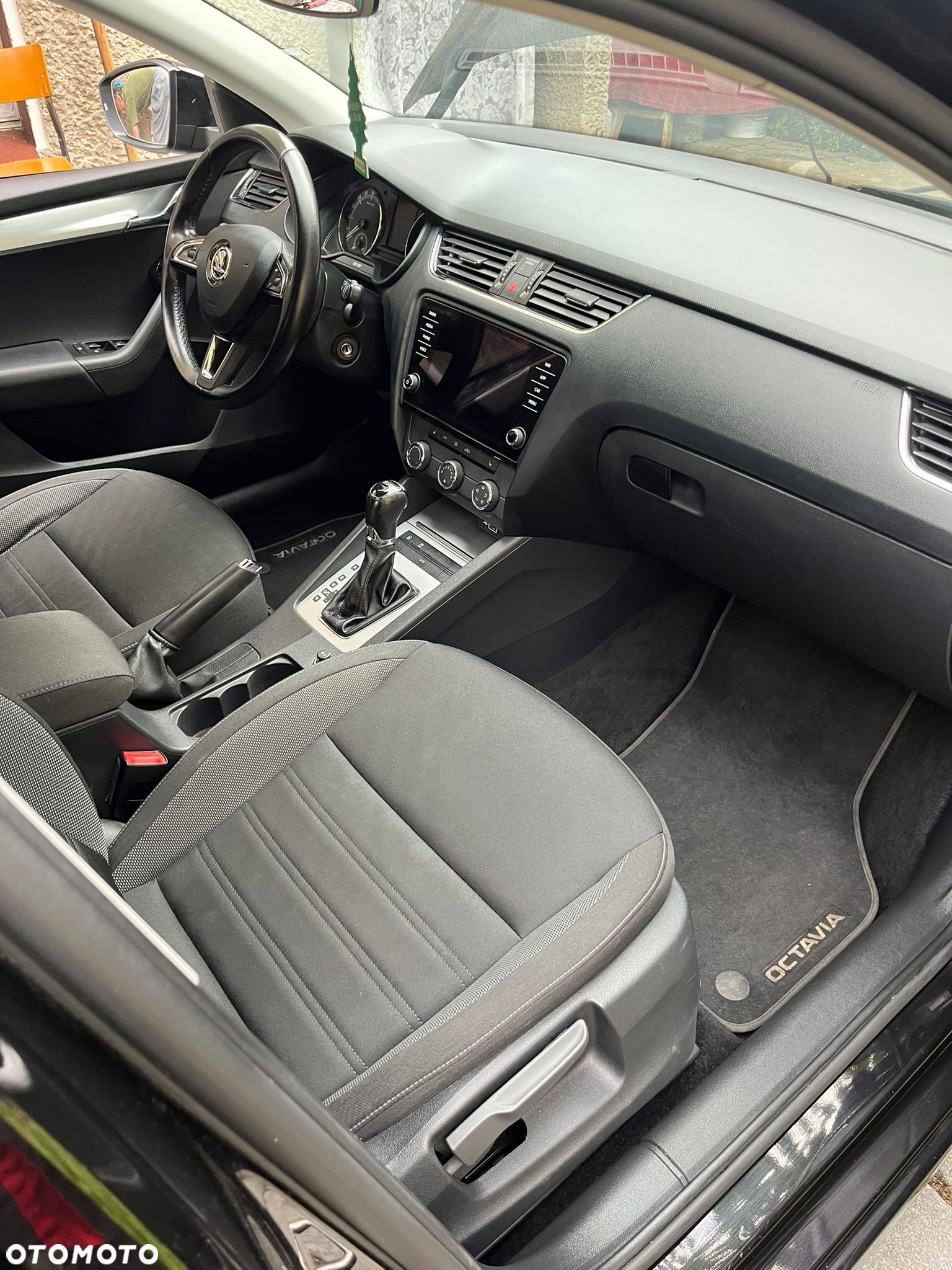 Skoda Octavia 1.6 TDI Ambition DSG - 8