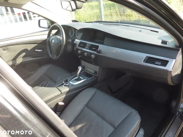 BMW Seria 5 525i Touring Edition Lifestyle - 9