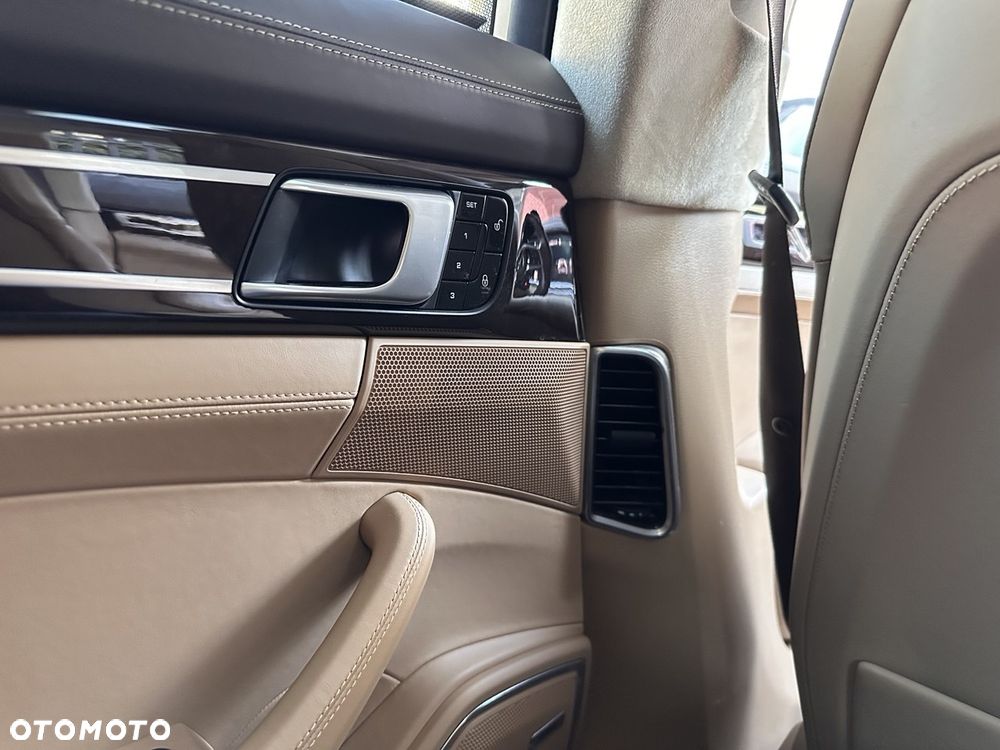 Porsche Panamera - 20