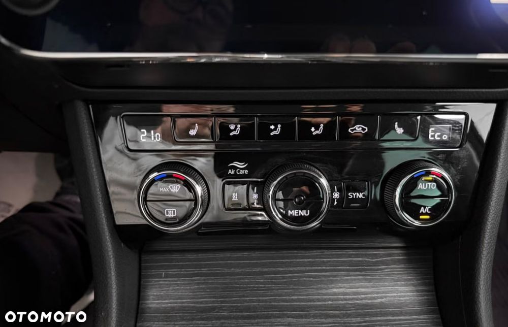 Skoda Superb 1.4 TSI Plug-In Hybrid Style DSG - 19